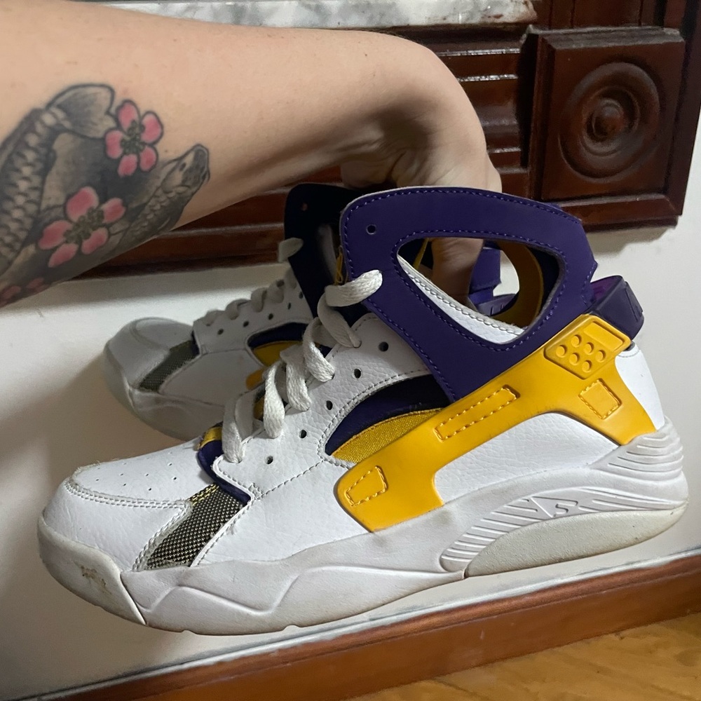 Lakers Nike huaraches
